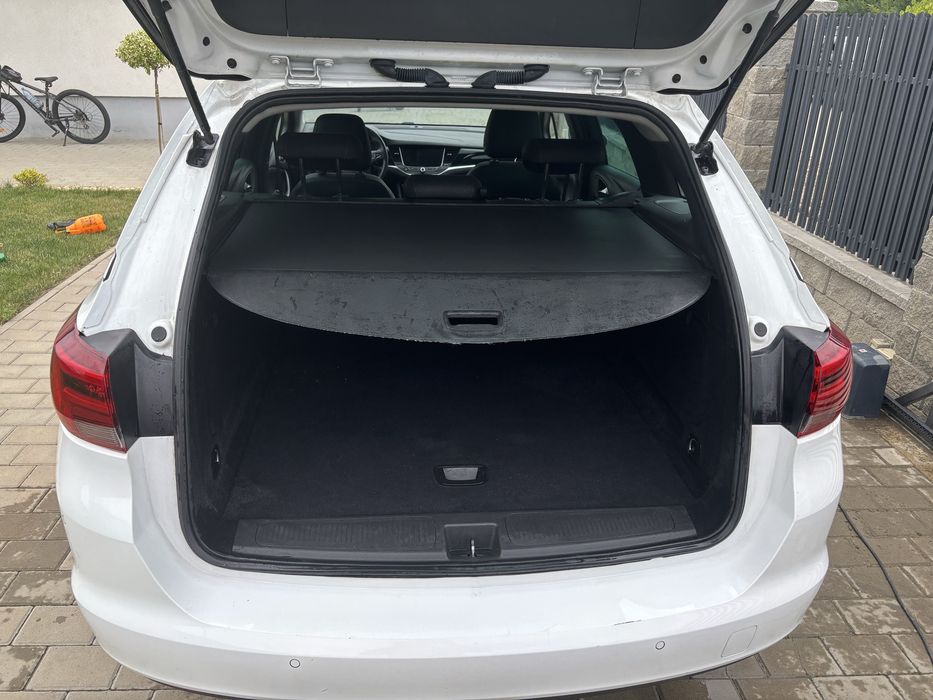 Opel Astra K /1.5 diesel / An 2020 / Automata.