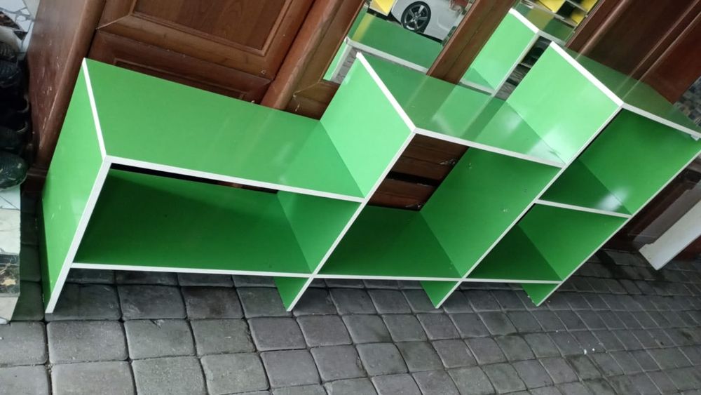 Мебель для магазина и дома