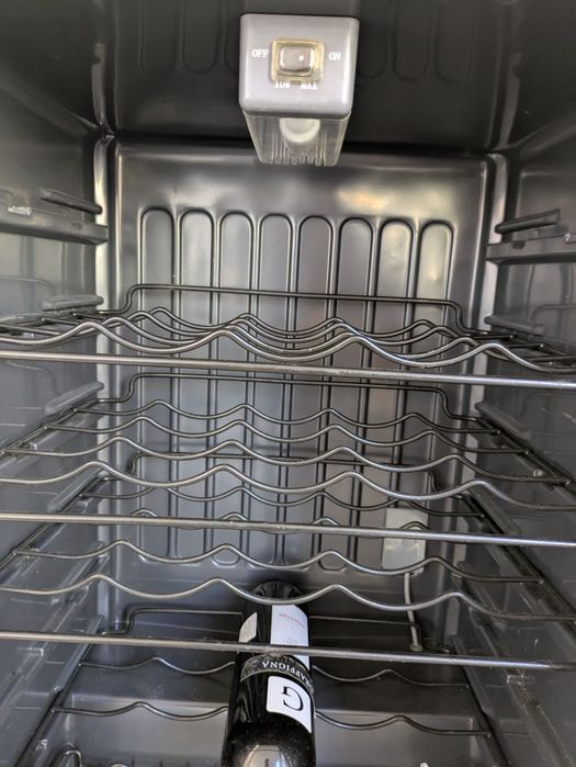 Витрина, охладител за вино, ниска - 88 см