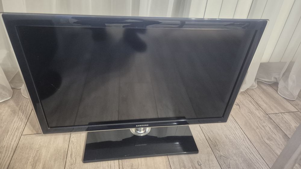 Телевизор samsung