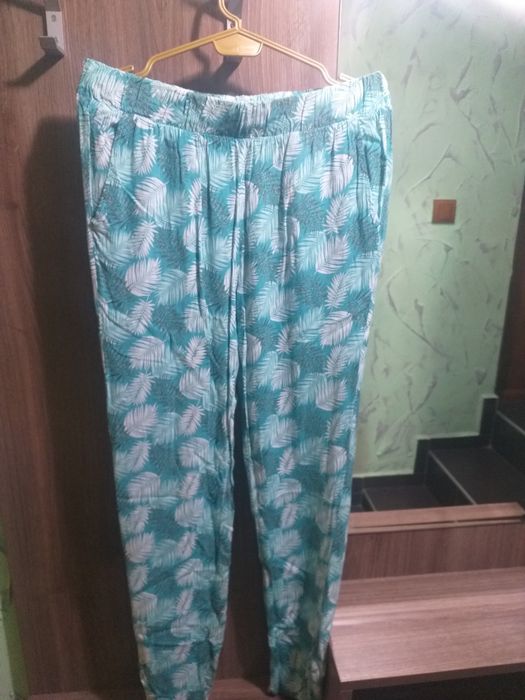 Летни панталони и гащеризони