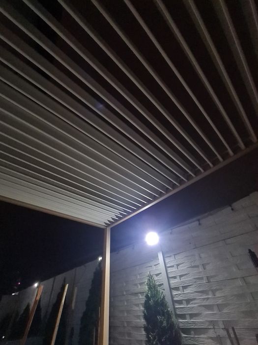 Vand pergola Mobexpert si rulouri transparente PVC, dimensiuni 3m si 4m pe inaltime 2.30m