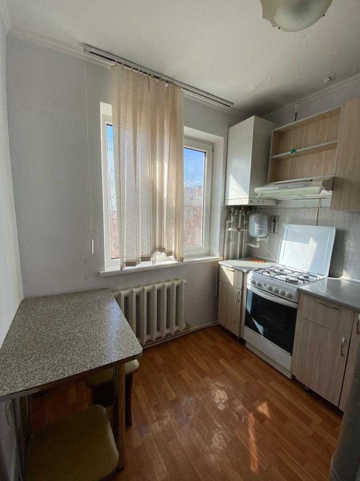 продам 2 комнатную Спутник