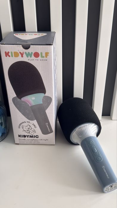 Microfonul copii all-in-one pentru momente de karaoke de neuitat!