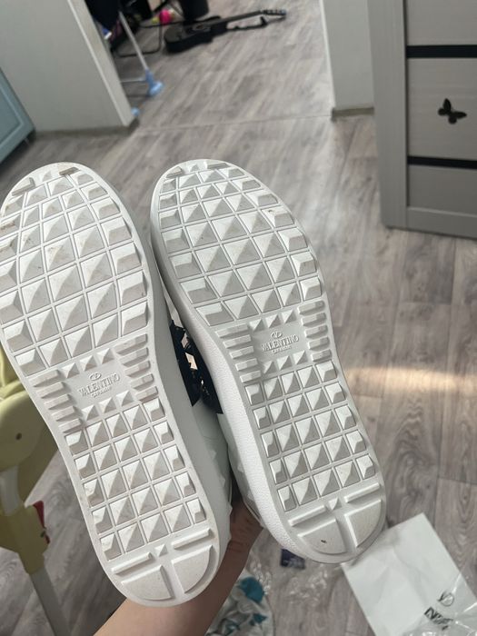 Кроссовки Valentino