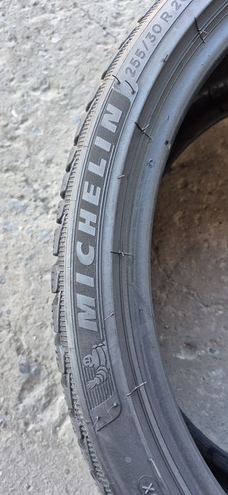 2 anvelope iarna Michelin 255/30/20,dot 2021.Pretul este pe bucata