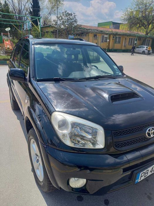 продавам Toyota Rav4