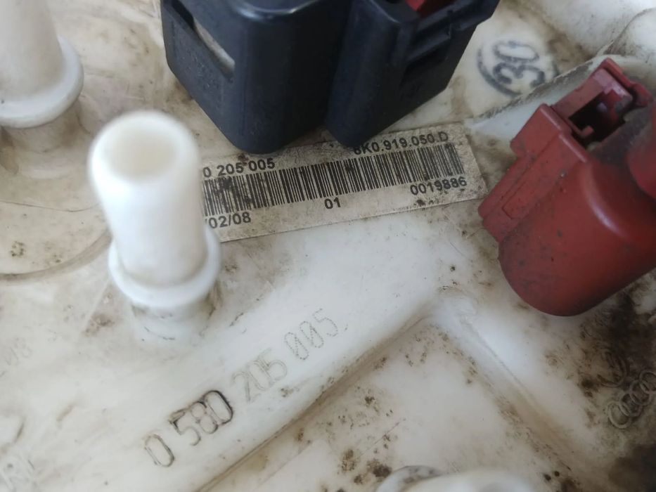 pompa combustibil rezervor 3.0 tdi cap audi a5 8t   a4 b8 8k0919050d