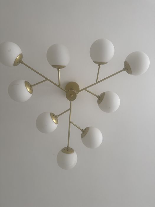 Люстра в хорошем состоянии