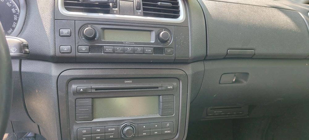 Skoda roomster 1.9TDI BLS 105кс 100000км за части