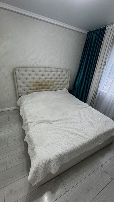 Продам белую кровать