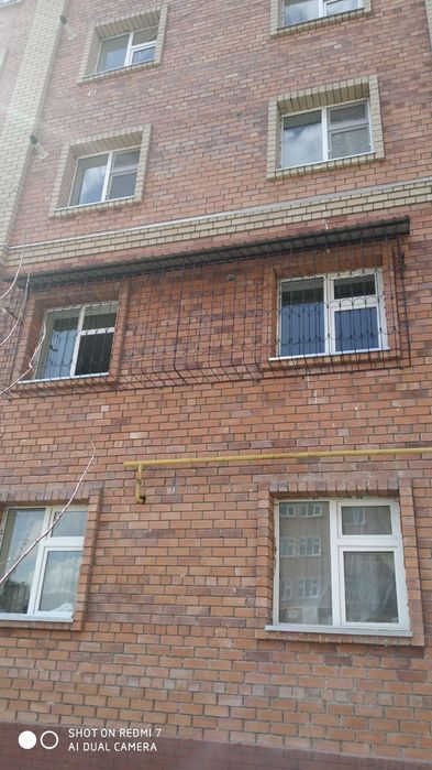 Установка козырьки над окнами  Рустам