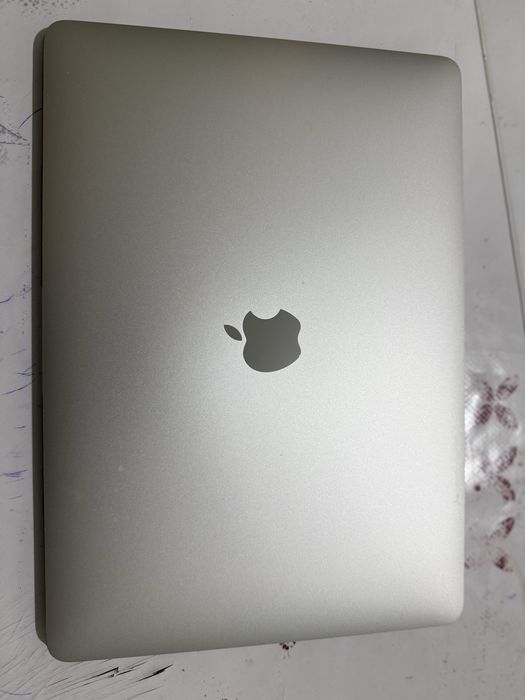 Macbook air m1 , 2020