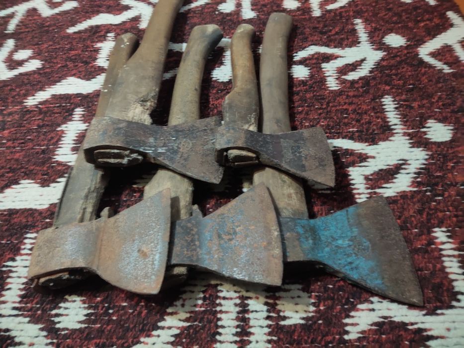 Топоры, лопаты, ломы,и многое другое