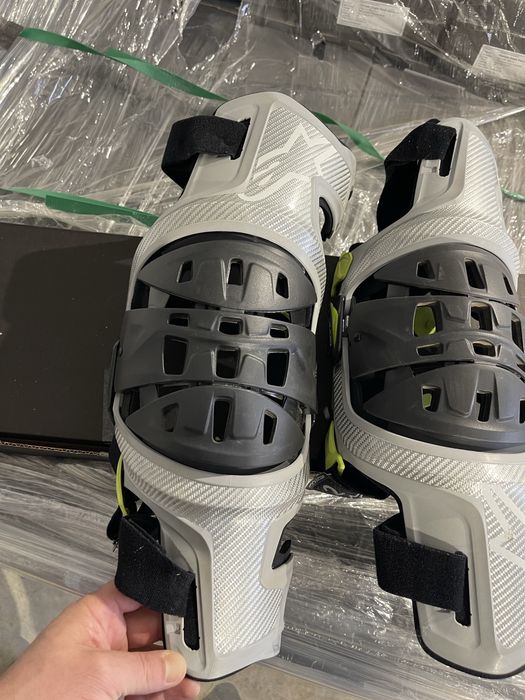 Наколенки ALPINESTARS Bionic Carbon