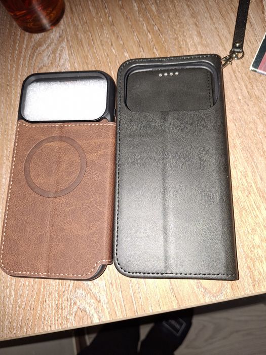 Vind doua huse telefon iphone  pro.