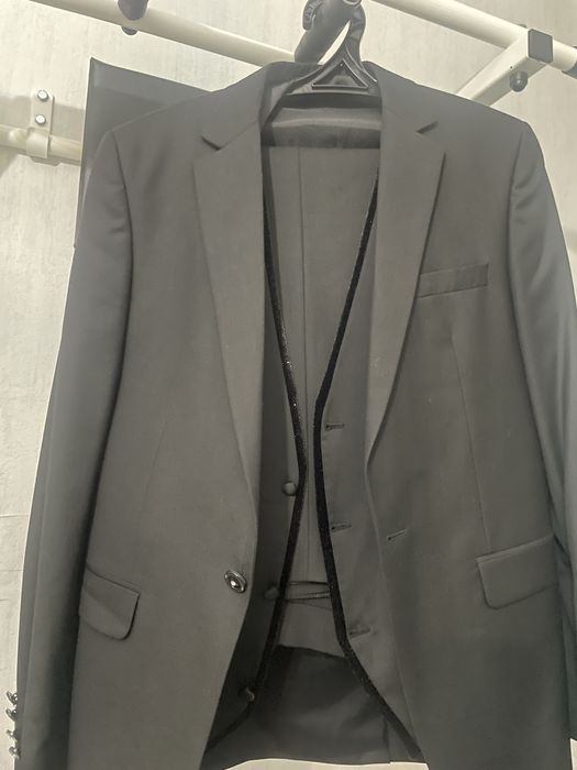 Костюм тройка