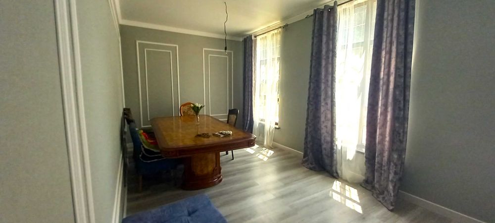 Продам дом рядом с парком, зоопарком