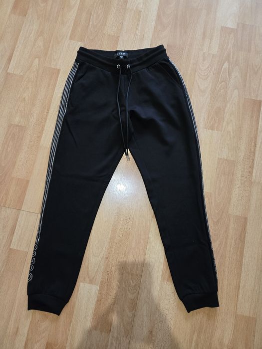 Guess! Оригинален дамски анцуг!