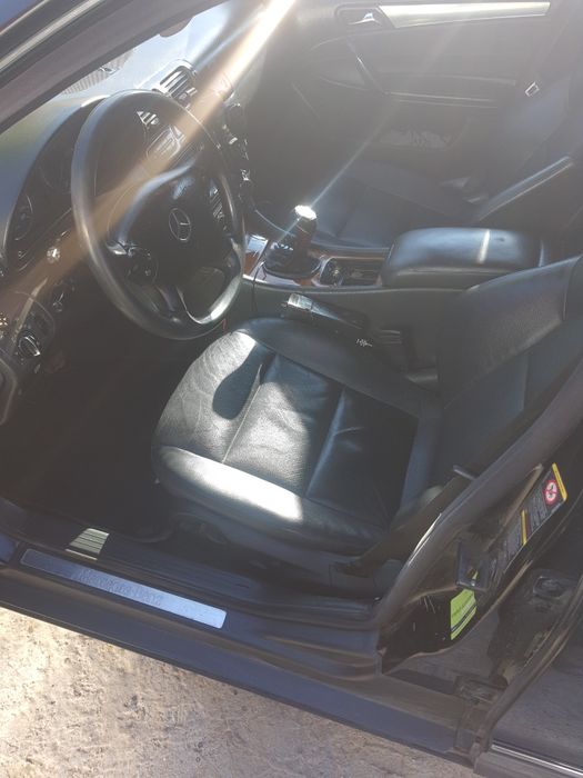 vândă schimb mercedes c w203 2.2 cdi am 2004