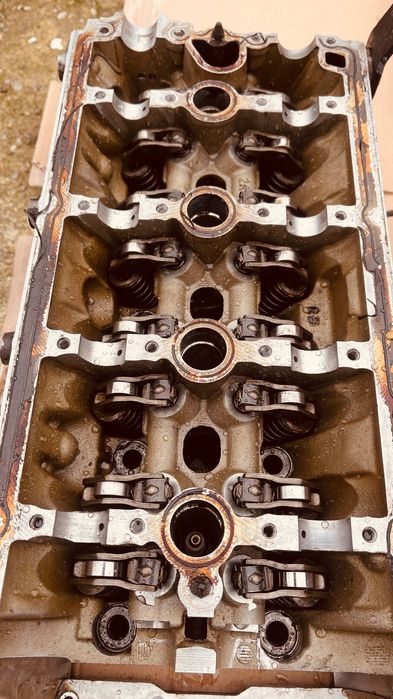 Vând chiulasă completă 1.8 TSI cod motor CDDA pentru Skoda Octavia