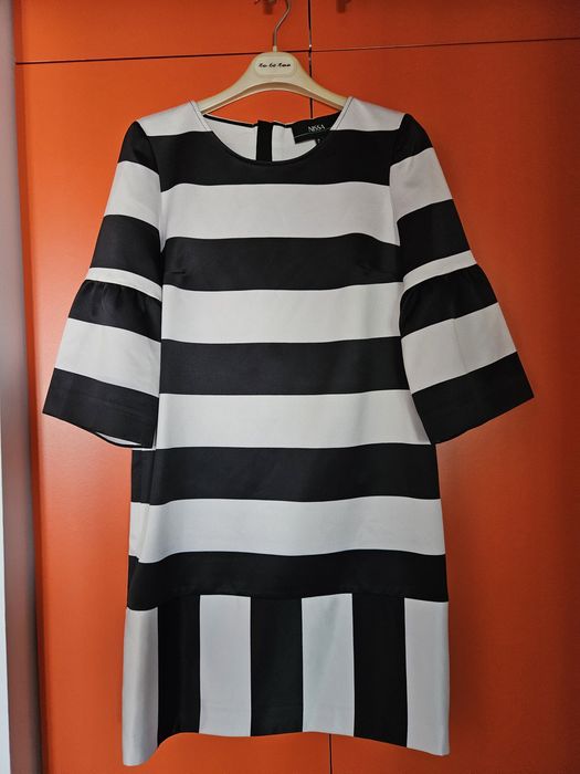 Vând haine pentru femei, în stare impecabilă