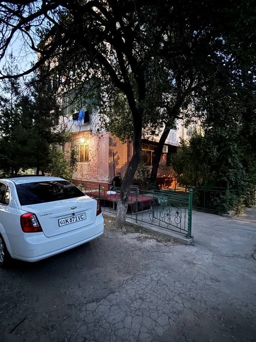 Qora qamish 1/3 1x2 qilingan uy sotiladi