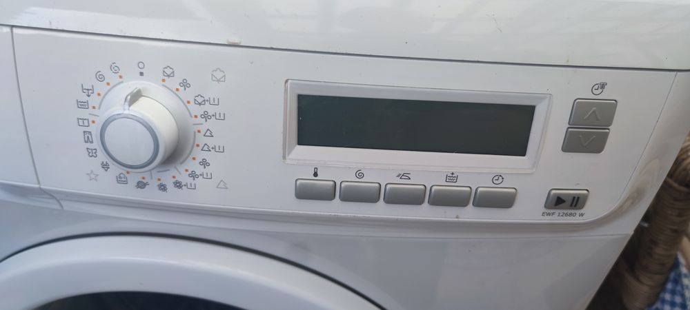 Vând mașină de spălat Electrolux