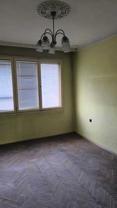 Продава се Четиристаен апартамент в Стара Загора, Център - 89 кв.м за 1742 €/кв.м - Снимка #3