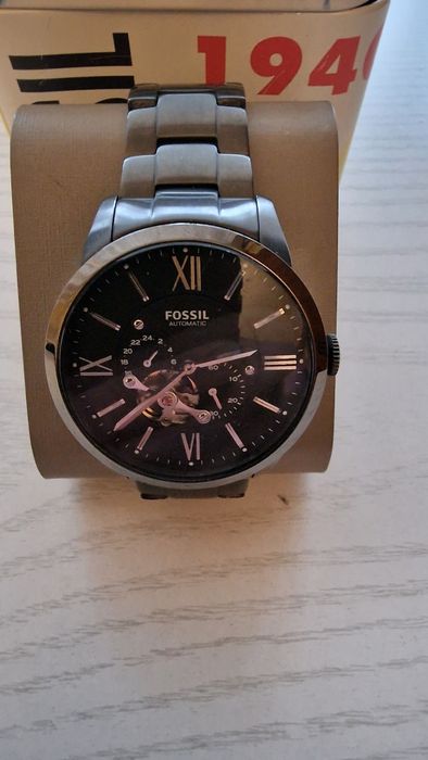 Fossil townsman smoke . Automatic