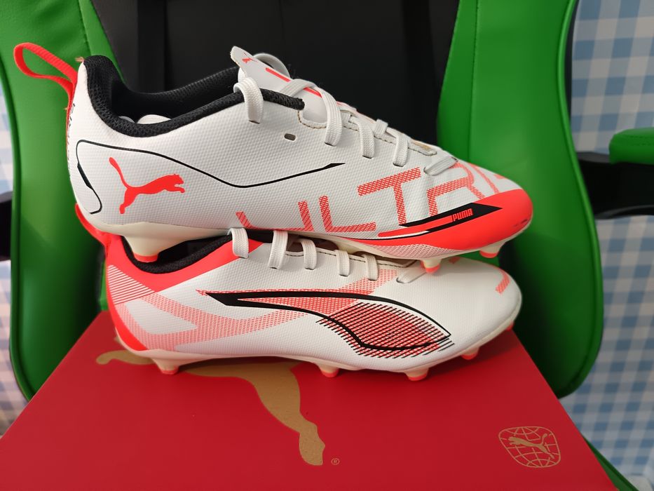 Детски бутонки""Puma Ultra 5 Play".