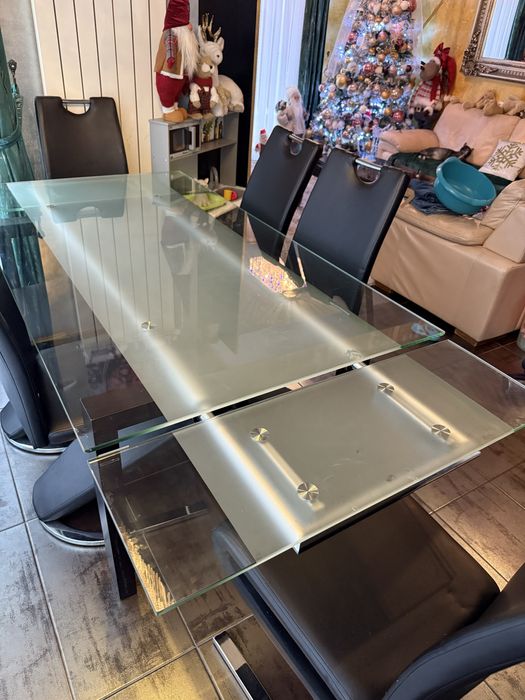 Masa de 12 persoane din sticla rezistenta + 6 scaune