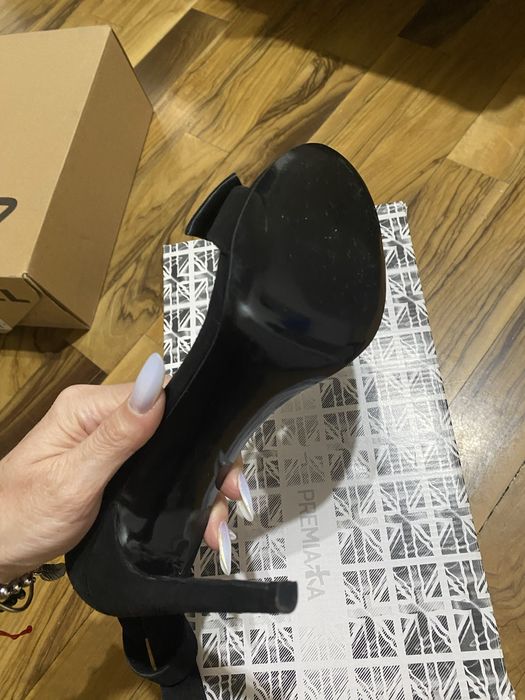 Sandale din piele intoarsă, size 37
