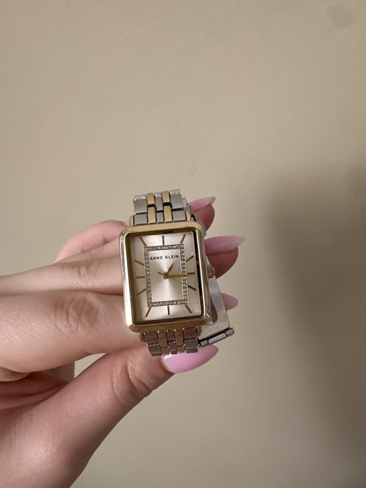 Продам часы женские