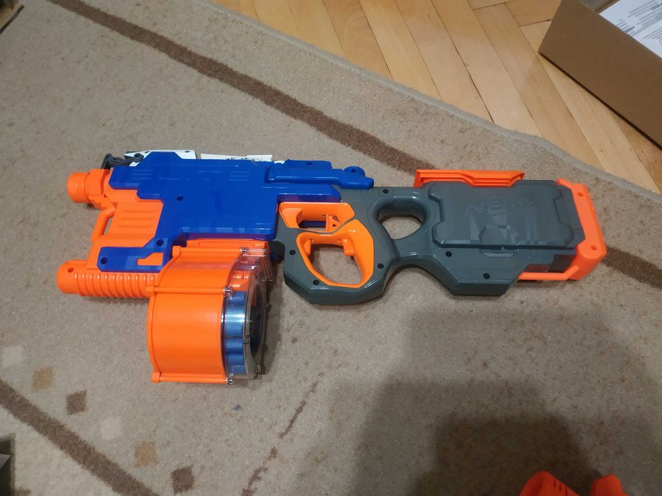 Продавам детски оръжия NERF