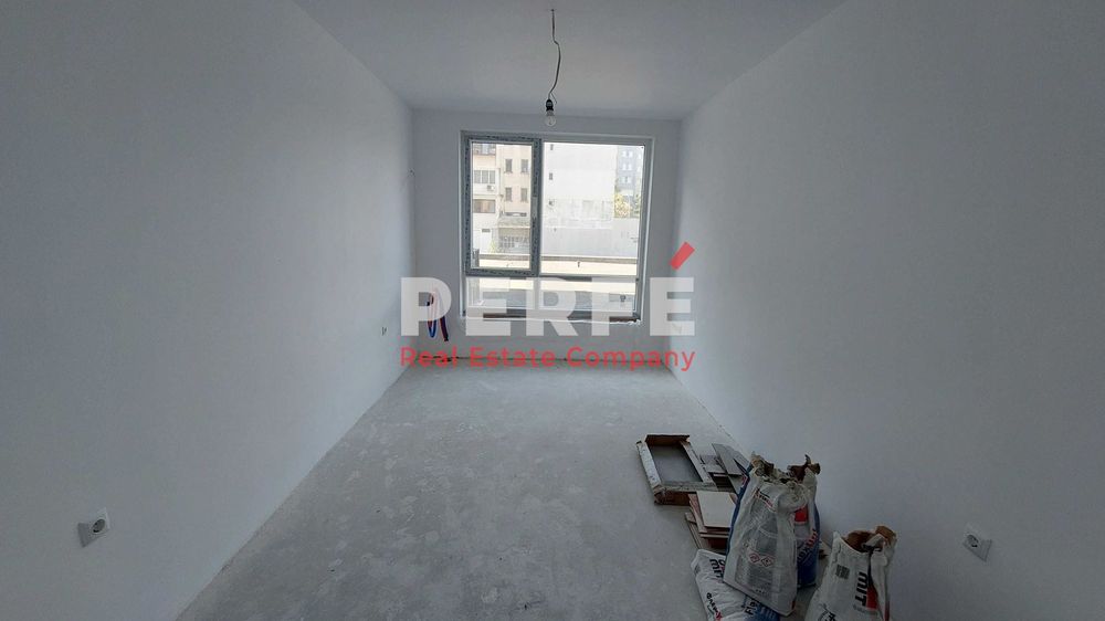 Продава се Тристаен апартамент в Бургас, Славейков - 115 кв.м за 2279 €/кв.м - Снимка #2