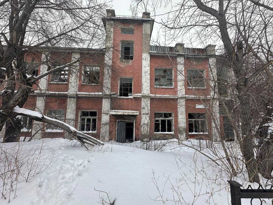 Здание 3 этажа 1200 кв м