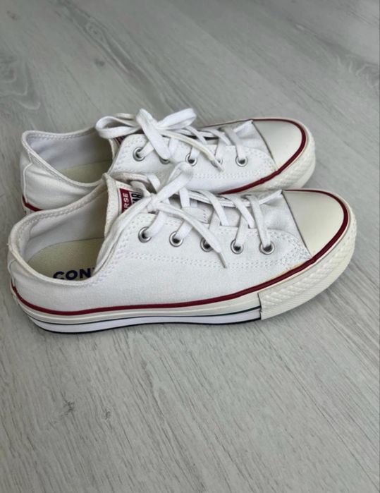 Adidasi converse