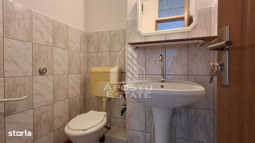 Apartament 3 camere,decomandat, nemobilat, Confectii