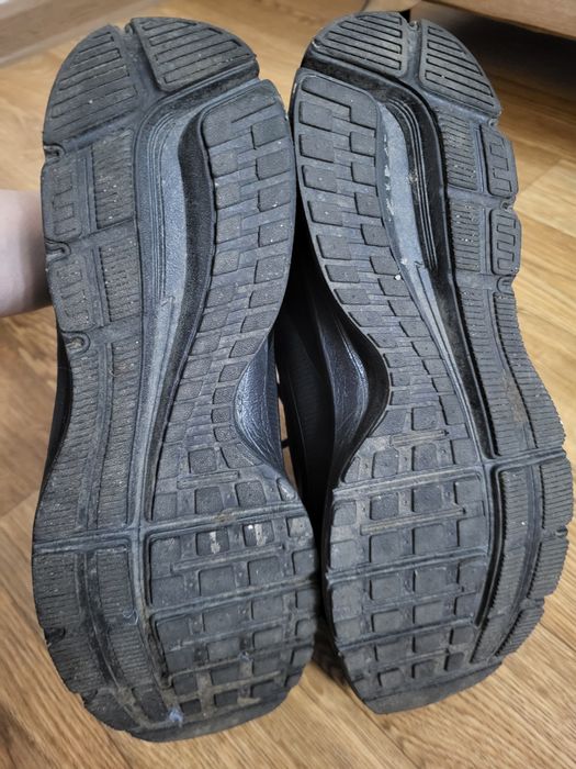 Продам мужские кросовки