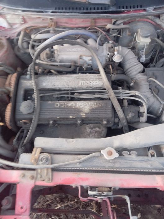 Продам Мазду 323..