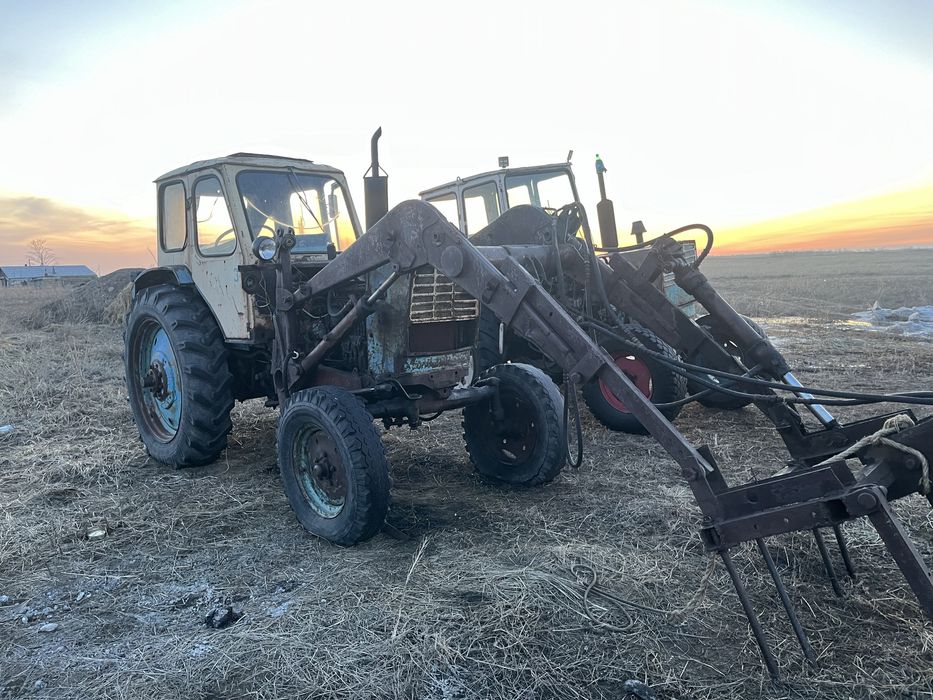 Продам два трактора оба на полном ходу