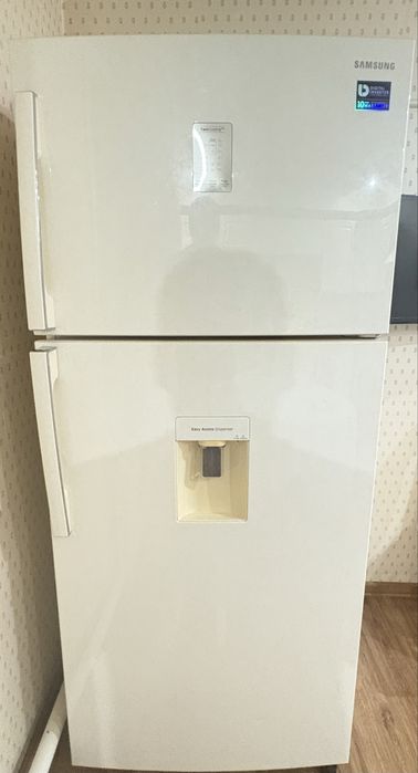 Продам холодильник Samsung (самсунг)