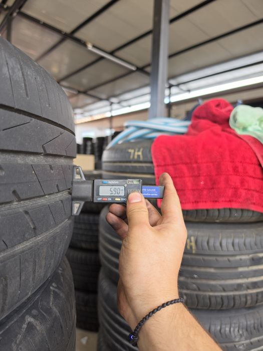 2 Броя 235/50/19 Hankook 5,9mm