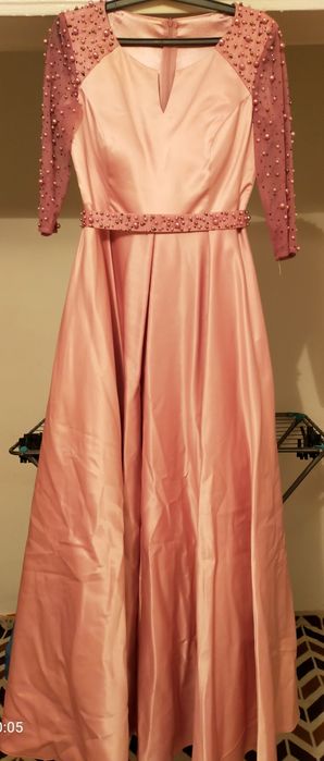 Продам вечерние платья..