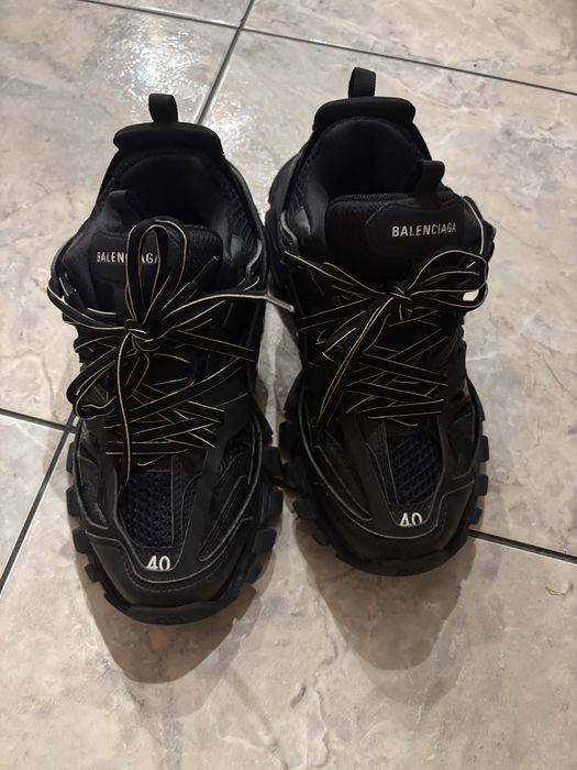 Balenciaga track