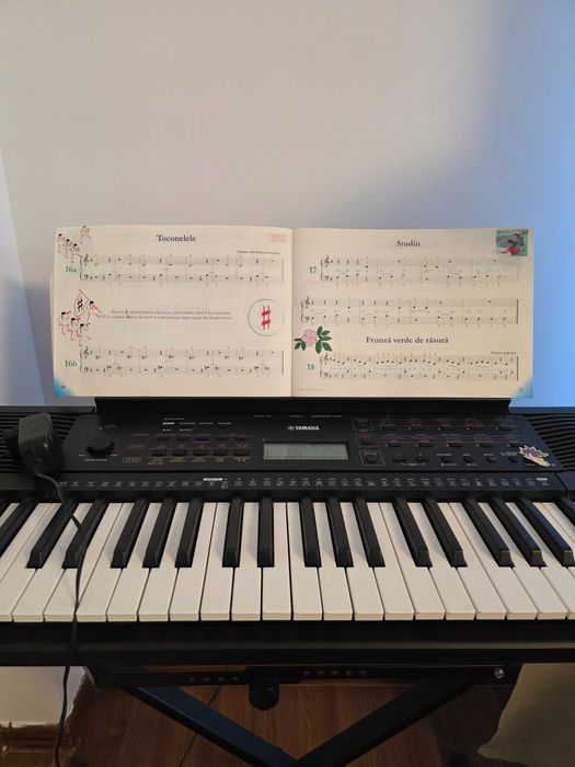 Pianina Yamaha electrica