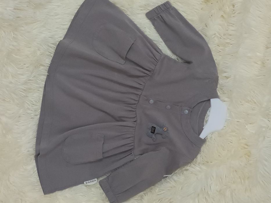 Продам платье на девочку бренда Vauva