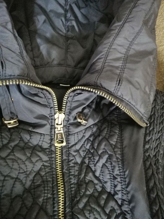 Пуховик женский(молодёжный) в отличном состоянии