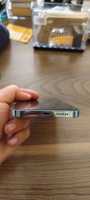 Iphone 13 pro max sotiladi.
